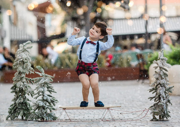 Bermuda Shorts With Suspenders Shirt And Red Scottish Bow 1876